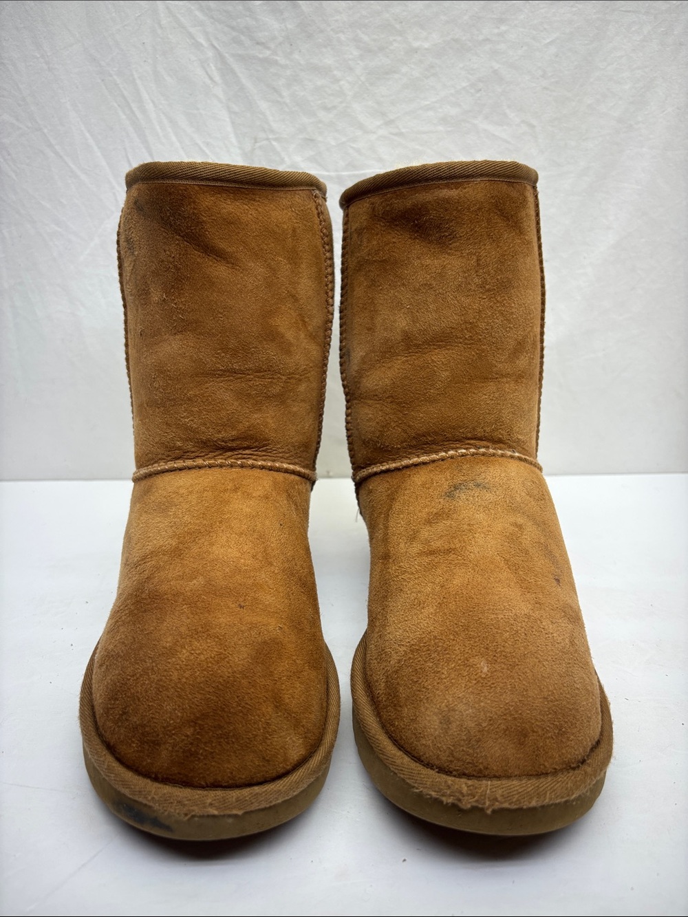 UGG Classic Short Boots, size 8, box 84